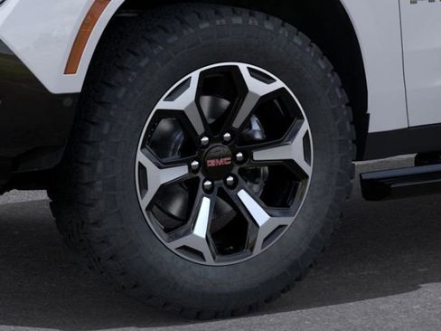 New 2026 GMC Yukon AT4 w/ AT4 Premium Plus Package image 9