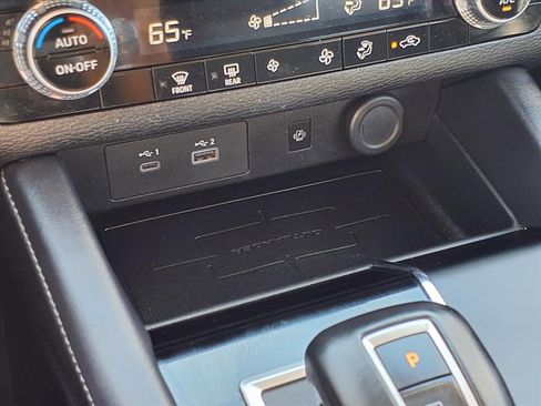 Used 2024 Mitsubishi Outlander SE Black Edition image 13