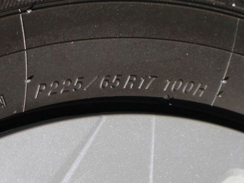 Used 2021 Toyota RAV4 LE image 41