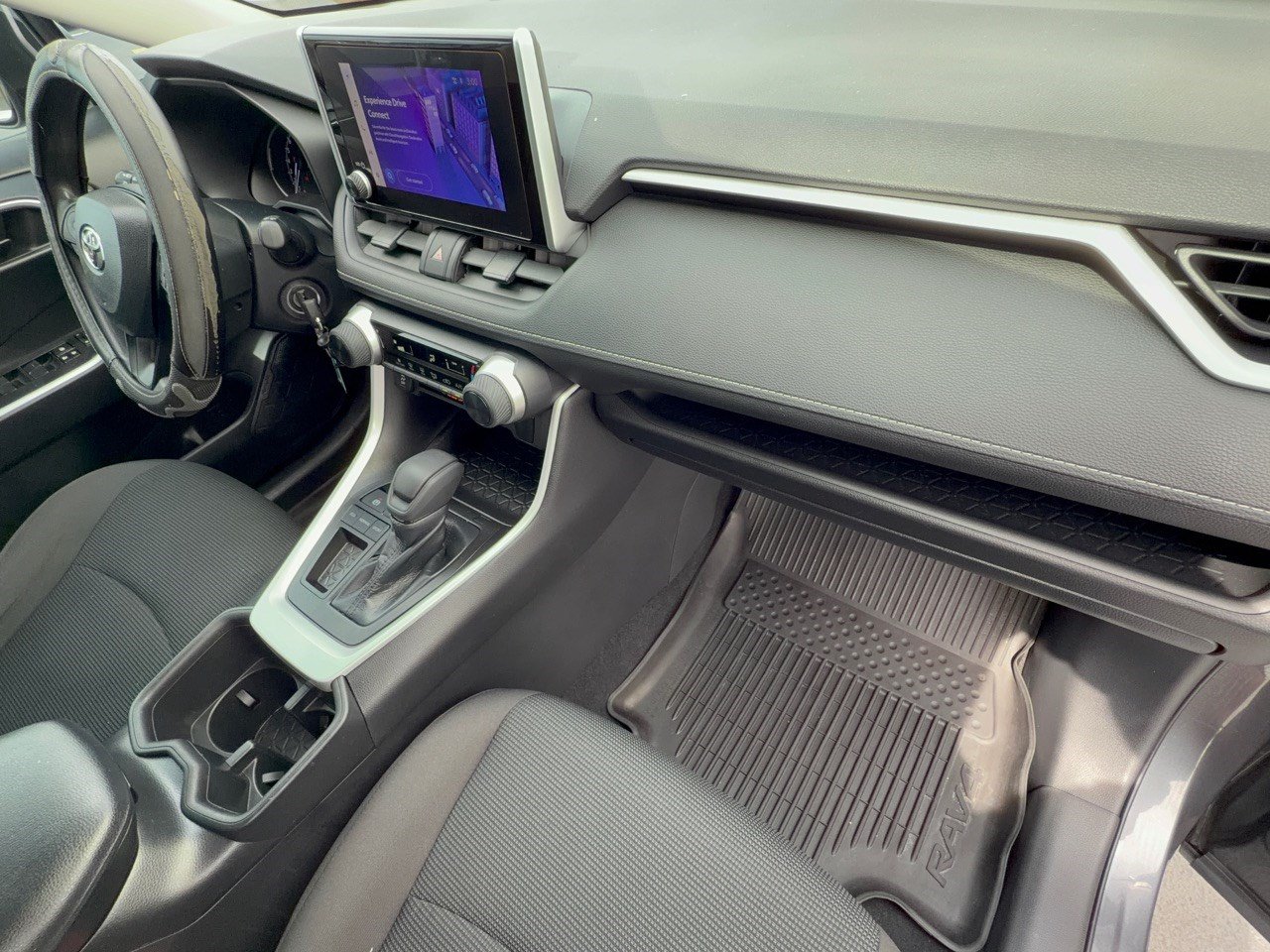 Certified 2023 Toyota RAV4 LE FWD image 31