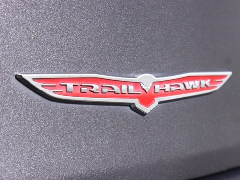 Used 2018 Jeep Cherokee Trailhawk w/ Quick Order Package 27L AWD/4WD image 44