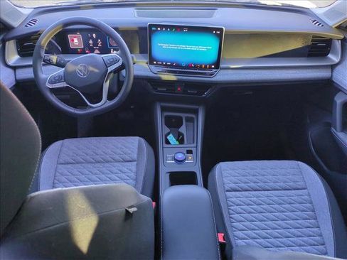 Used 2025 Volkswagen Tiguan S image 18