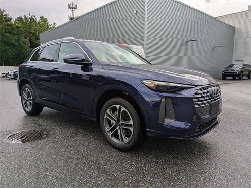 Used 2025 Audi Q5 Premium w/ Convenience Package image 11