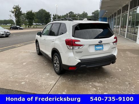 Used 2019 Subaru Forester Premium AWD/4WD image 3