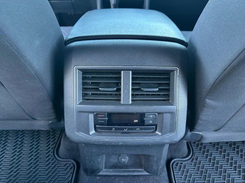 Used 2018 Volkswagen Atlas Launch Edition image 17