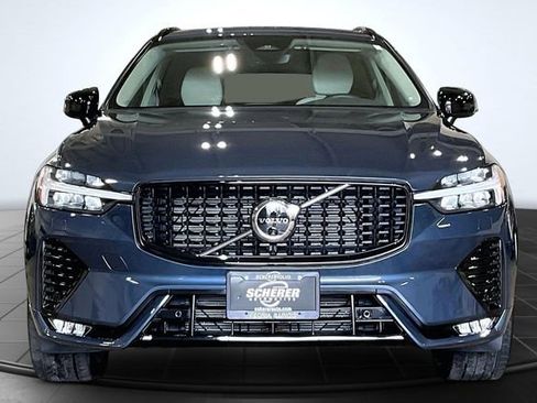 Used 2024 Volvo XC60 B5 Plus w/ Protection Package Premier image 4