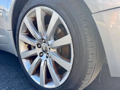 Used 2010 Jaguar XF Luxury image 16