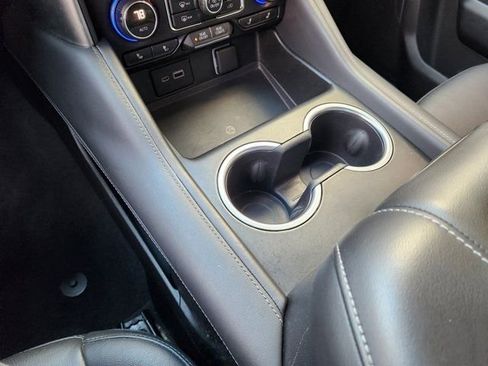 Used 2021 Chevrolet Tahoe Z71 w/ Z71 Signature Package image 22