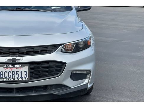 Used 2018 Chevrolet Malibu LT w/ Redline Edition FWD image 19