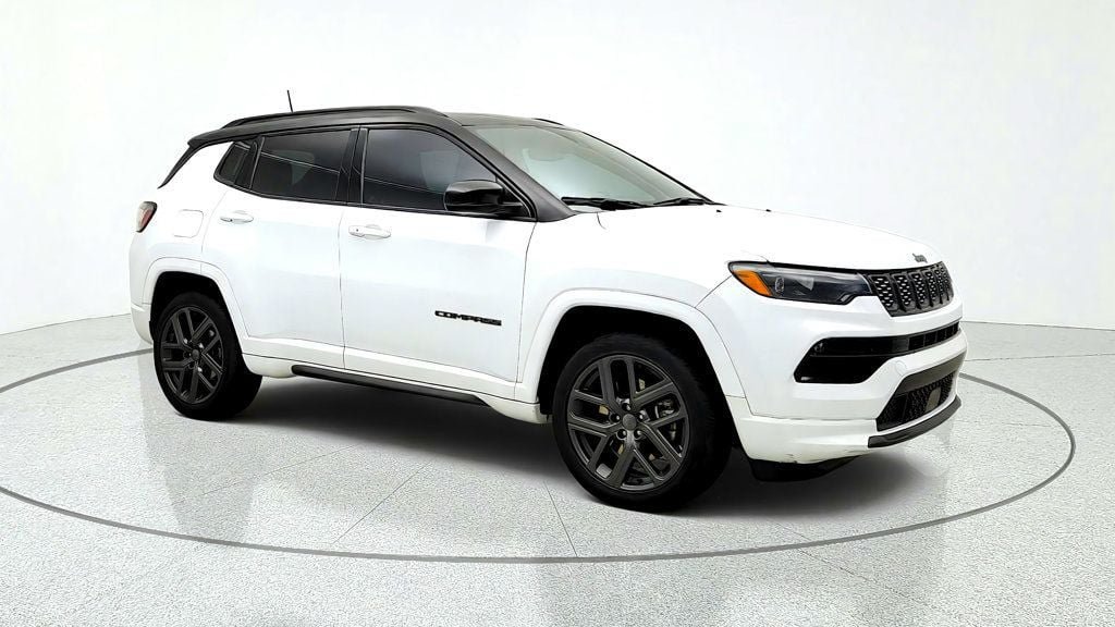 Used 2024 Jeep Compass Limited w/ High Altitude Package AWD/4WD image 3