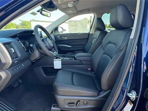 New 2025 Nissan Pathfinder SL w/ Cargo Package image 32