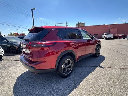 Certified 2025 Nissan Rogue SV image 5