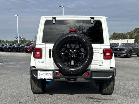 Used 2023 Jeep Wrangler Unlimited Sahara w/ Cold Weather Group image 23