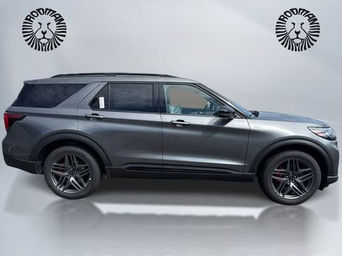 New 2026 Ford Explorer ST-Line w/ ST-Line Street Pack AWD/4WD image 5