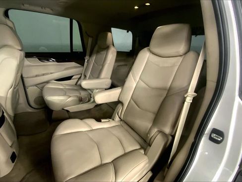 Used 2016 Cadillac Escalade Premium AWD/4WD image 19