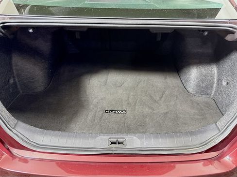 Used 2024 Nissan Altima 2.5 SV FWD image 29