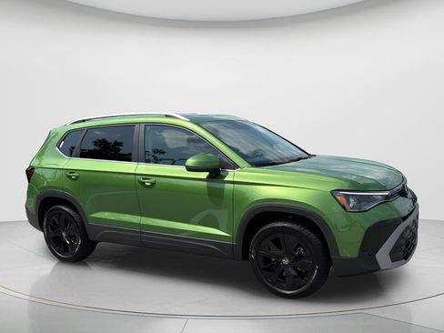New 2026 Volkswagen Taos SE FWD image 4