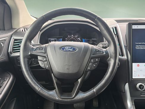 Used 2022 Ford Edge Titanium w/ Equipment Group 301A AWD/4WD image 9