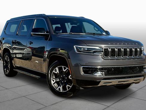 Used 2023 Jeep Wagoneer L Series III image 2