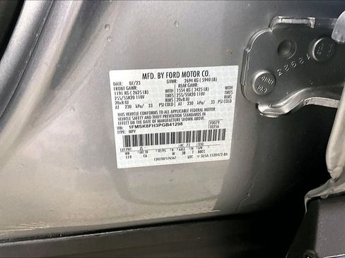 Used 2023 Ford Explorer Limited AWD/4WD image 31