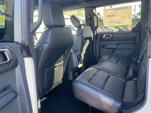 New 2026 Ford Bronco Outer Banks w/ Sasquatch Package AWD/4WD image 19