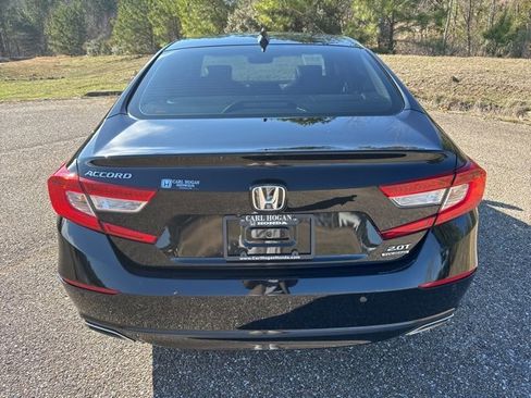 Used 2021 Honda Accord Touring image 8