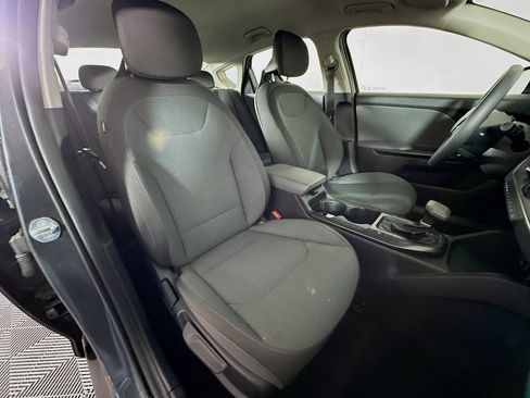 Used 2025 Kia K4 FWD image 29