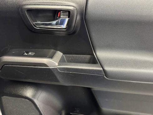 Used 2023 Toyota Tacoma TRD Off-Road w/ Technology Package image 9