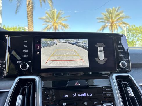 Used 2022 Kia Sorento SX image 21