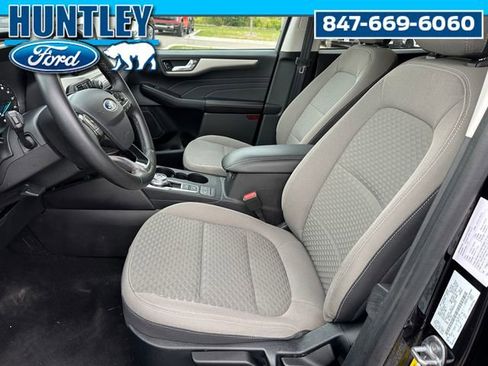 Used 2021 Ford Escape SE w/ Cold Weather Package image 16
