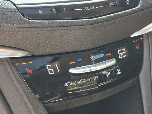 Used 2017 Cadillac XT5 Luxury w/ Driver Awareness Package AWD/4WD image 17