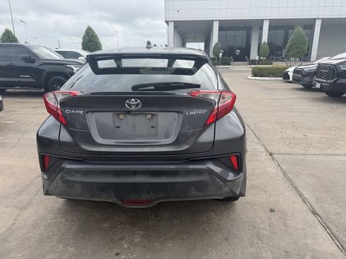 Used 2019 Toyota C-HR Limited FWD image 5