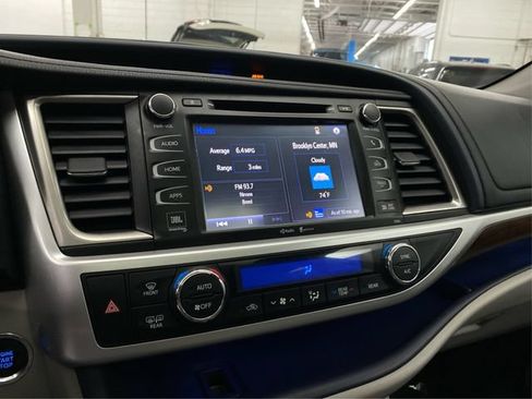 Used 2015 Toyota Highlander Limited AWD/4WD image 33