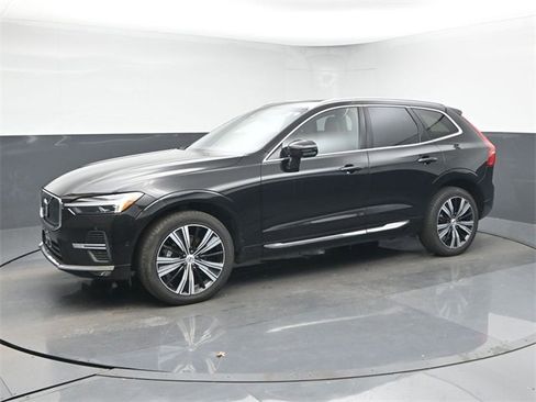 Used 2023 Volvo XC60 B5 Plus w/ Climate Package image 4