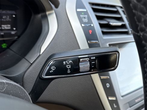 Used 2019 Lincoln MKZ Reserve image 24