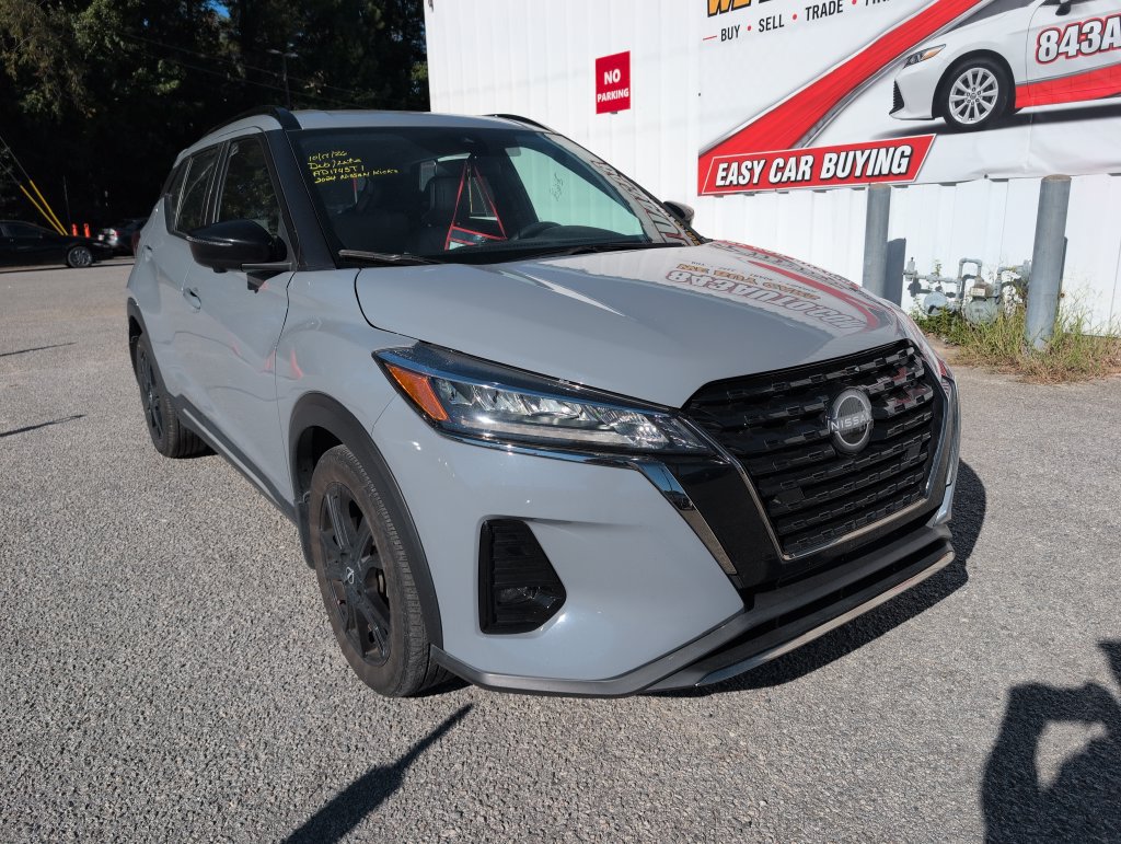 Used 2024 Nissan Kicks SR w/ SR Premium Package FWD image 1