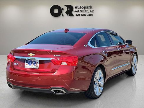 Used 2017 Chevrolet Impala Premier w/ Enhanced Convenience Package FWD image 5