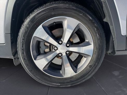 Used 2019 Jeep Cherokee Limited w/ Trailer Tow Group image 10