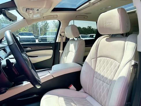 Used 2023 Buick Enclave Avenir w/ Avenir Technology Package image 8