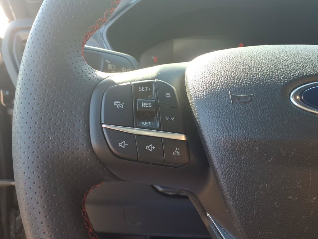 Certified 2024 Ford Escape ST-Line w/ Tech Pack #1 FWD image 17