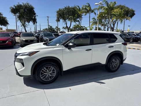 Used 2024 Nissan Rogue S AWD/4WD image 10