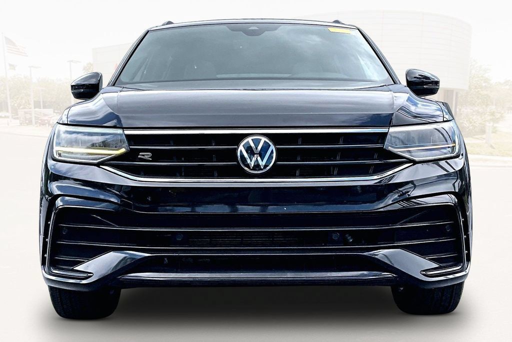 Used 2023 Volkswagen Tiguan SE R-Line FWD image 2