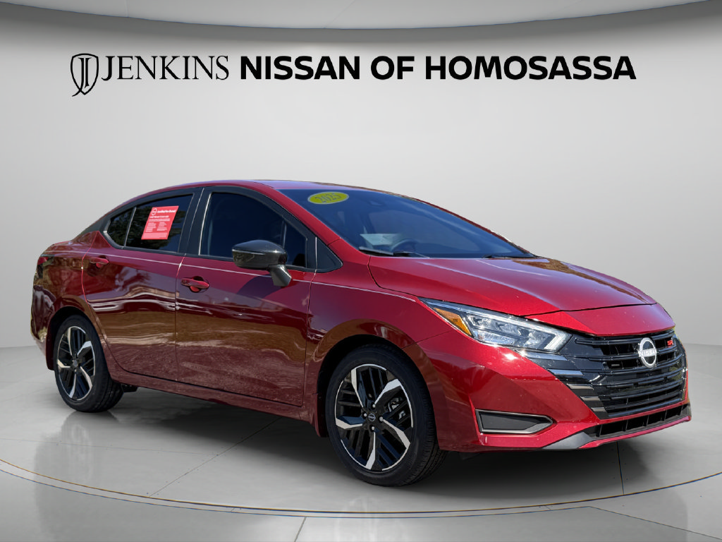 Certified 2025 Nissan Versa SR w/ Trunk Package FWD image 1