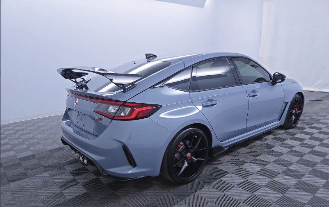 Used 2025 Honda Civic Type R image 11