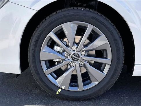 New 2026 Nissan Sentra SL image 9