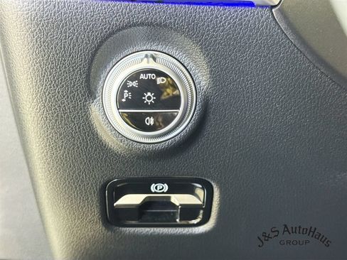 Used 2022 Mercedes-Benz C 300 Sedan w/ Exclusive Trim Package image 10