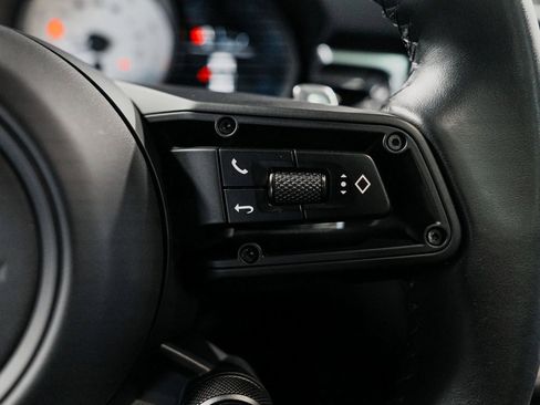 Used 2023 Porsche Macan image 25