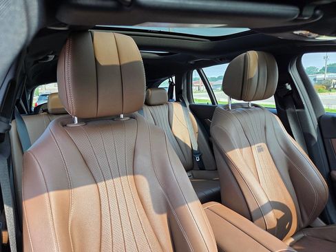 Used 2017 Mercedes-Benz E 400 4MATIC Wagon image 17