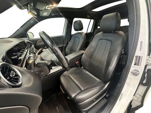 Used 2020 Mercedes-Benz GLB 250 4MATIC image 11