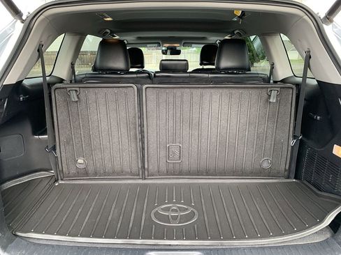 Used 2017 Toyota Highlander SE image 13